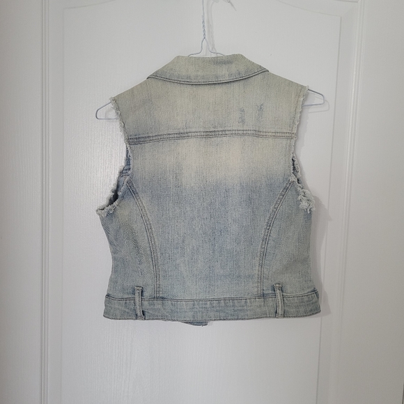 Sleeveless Denim Jacket - Picture 2 of 3